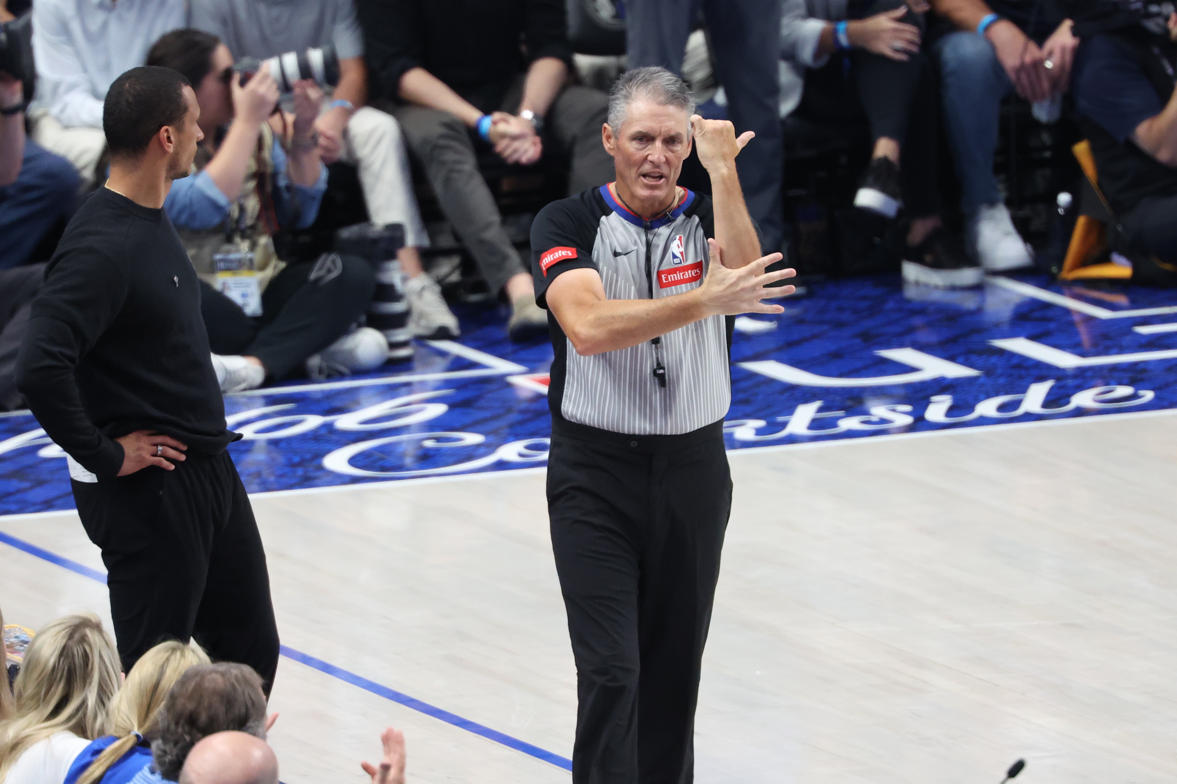 美记：<a href=http://www.hbzb.com/lanqiu/nba/ target=_blank class=infotextkey>NBA</a>希望进一步拓展鹰眼在裁判中的应用 正招聘相关技术人员